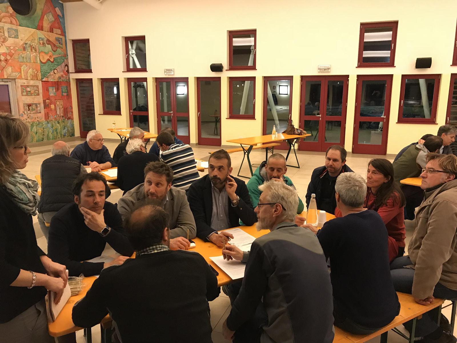 Tavolo di lavoro a Carisolo