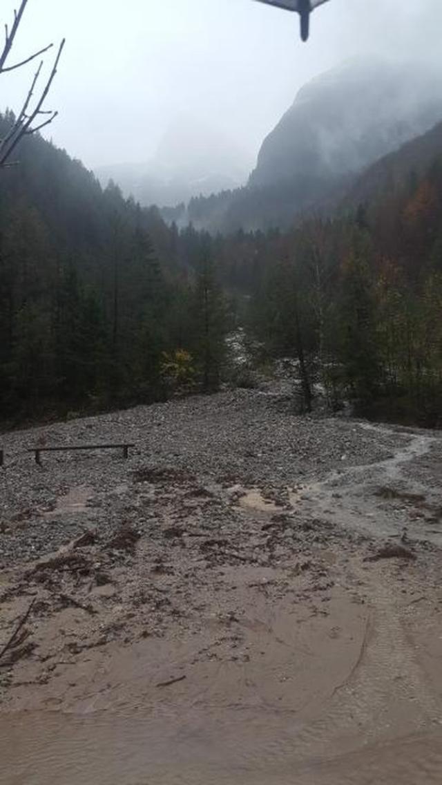 Il parcheggio del Rifugio Capriolo in Val di Tovel