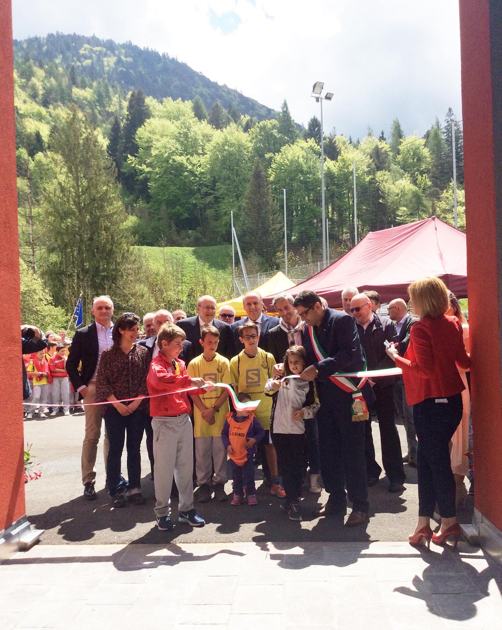 il taglio del nastro al Centro Sportivo Fiana di Bondo