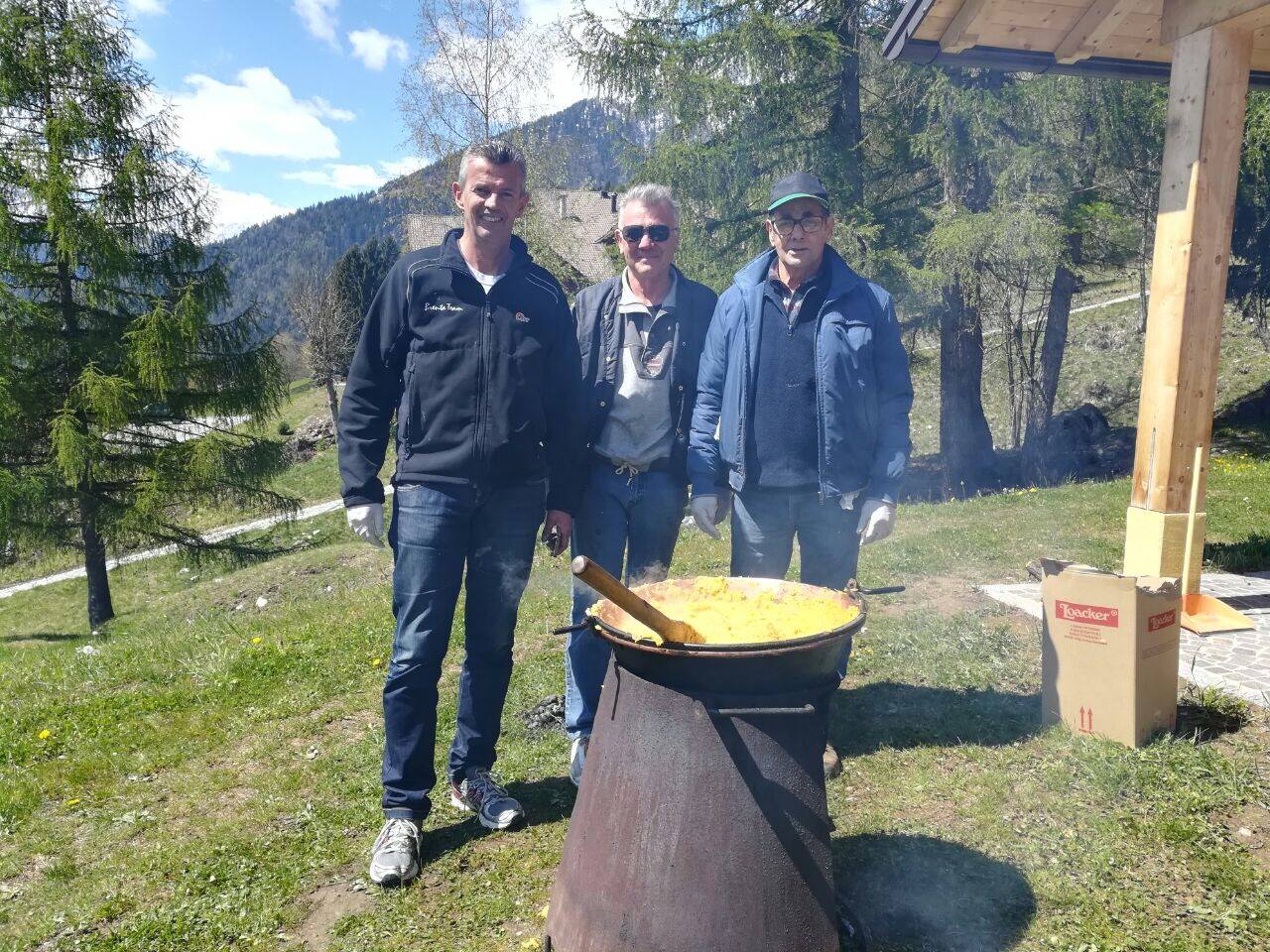 18155810 1731405453824439 3260331969346799337 o