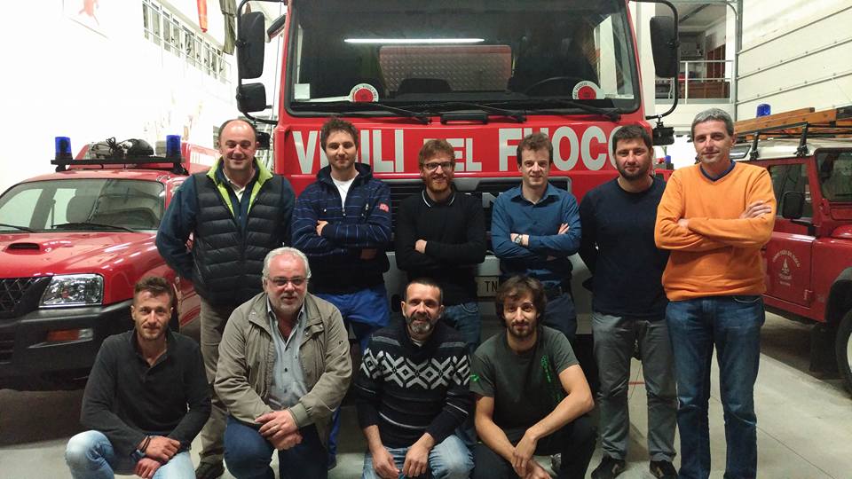 Il nuovo direttivo con il referente distrettuale Amadei e il Sindaco Maestri