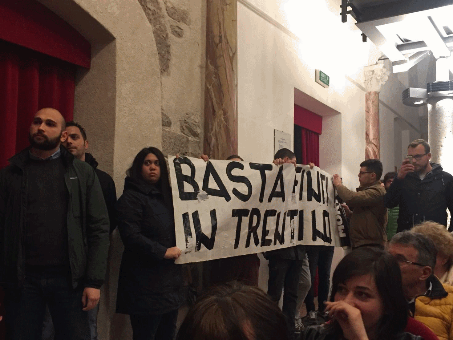 serata profughi casa pound