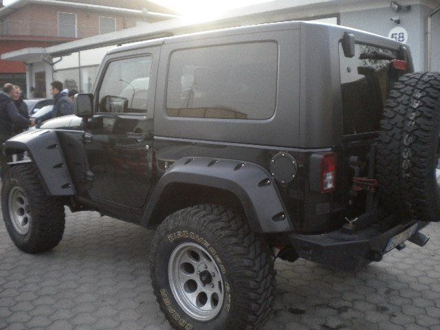 86386a63-c7bb-469b-8fa6-bf10e1f79f4b jeep-wrangler-3-8-sahara-auto-big-foot-fuoristrada