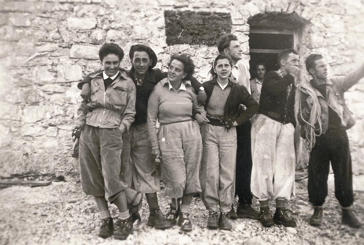 Al Rifugio XXII Apostoli 1949  Foto Achille Gadler Archivio stotico SAT