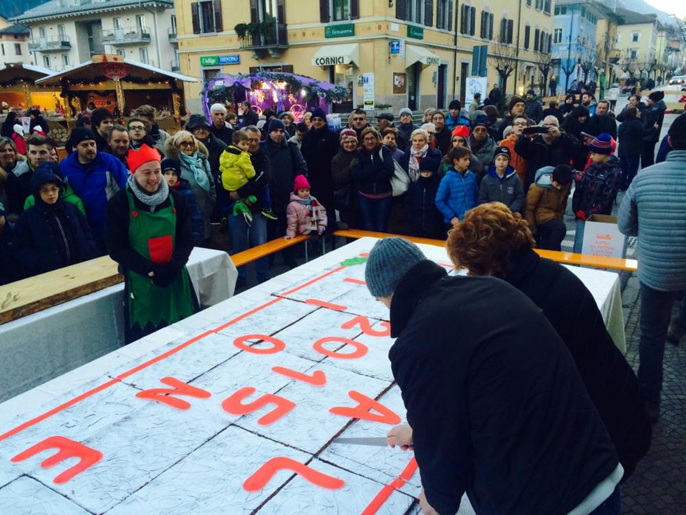 A Tione 2015 la Torta di Natale più grande del Mondo