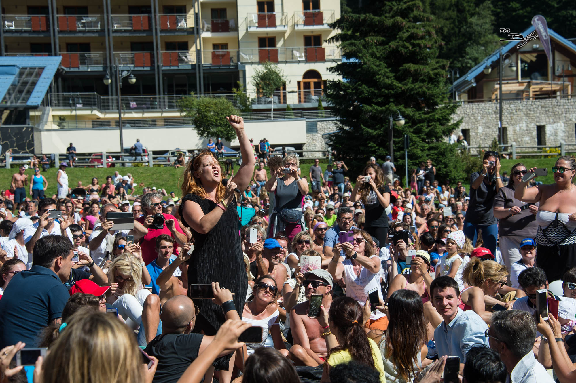 A Madonna di Campiglio grandi applausi per Noemi e grande partecipazione per la Running In. Grande successo per la giornata allinsegna della musica e dello sport 4