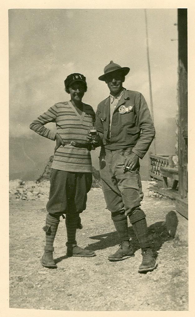 Antonia Pozzi con la guida Oliviero Gasperi