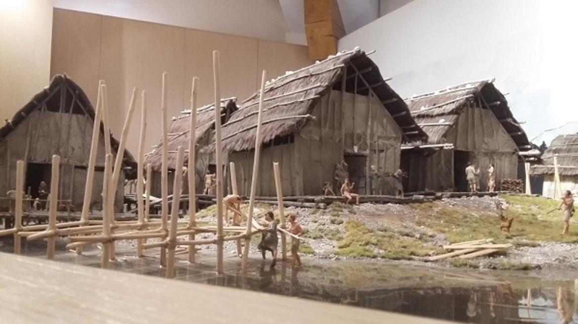 Museo-Palafitte-Fiave ricostruzione-villaggio 2 imagefullwide