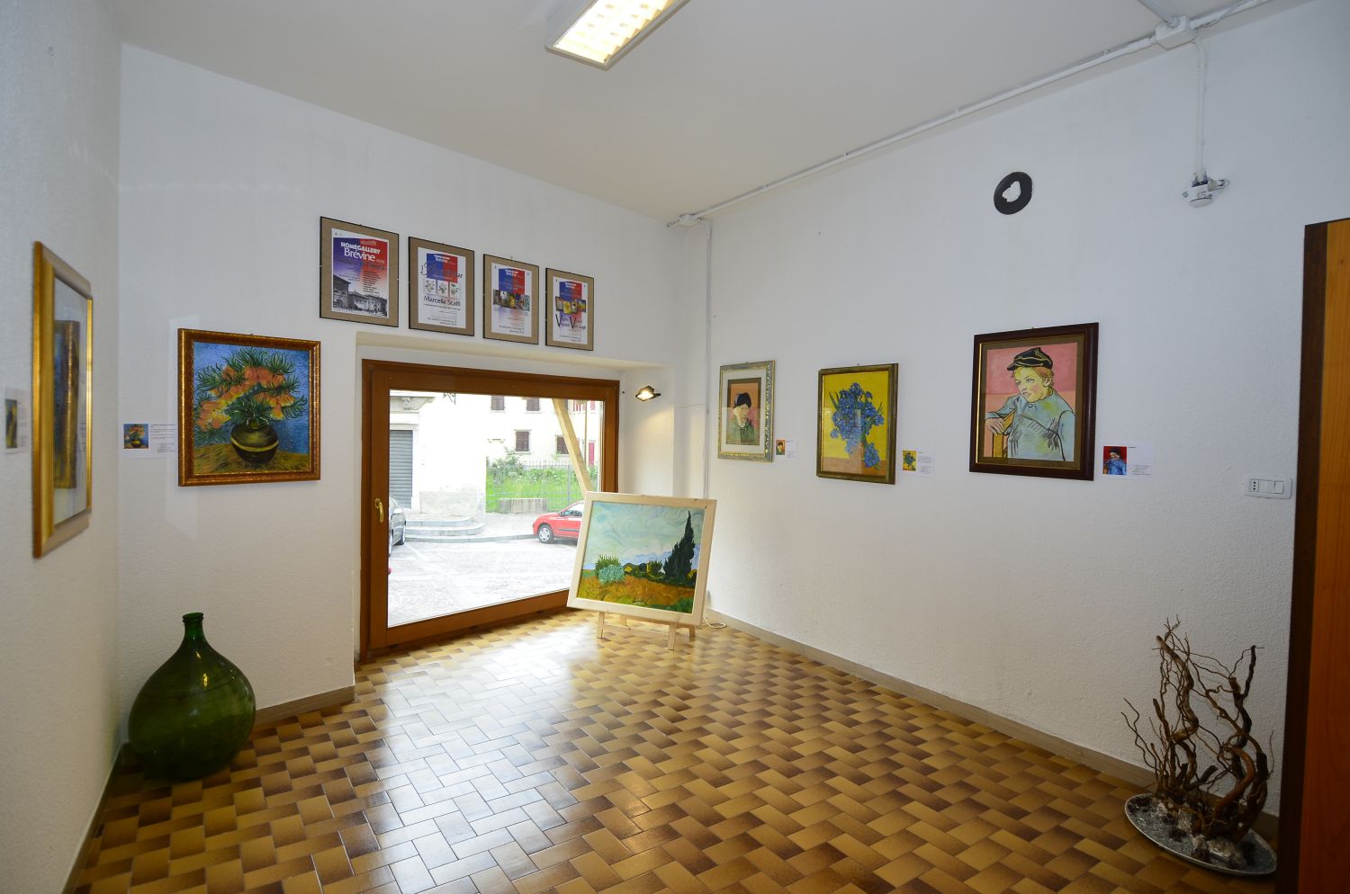 HOME GALLERY 1