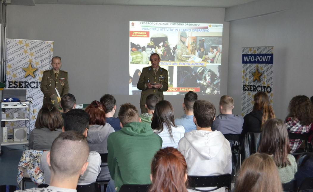 Tione. Orientamento giovani il comando Militare Esercito  al Centro di Formazione Professionale 1