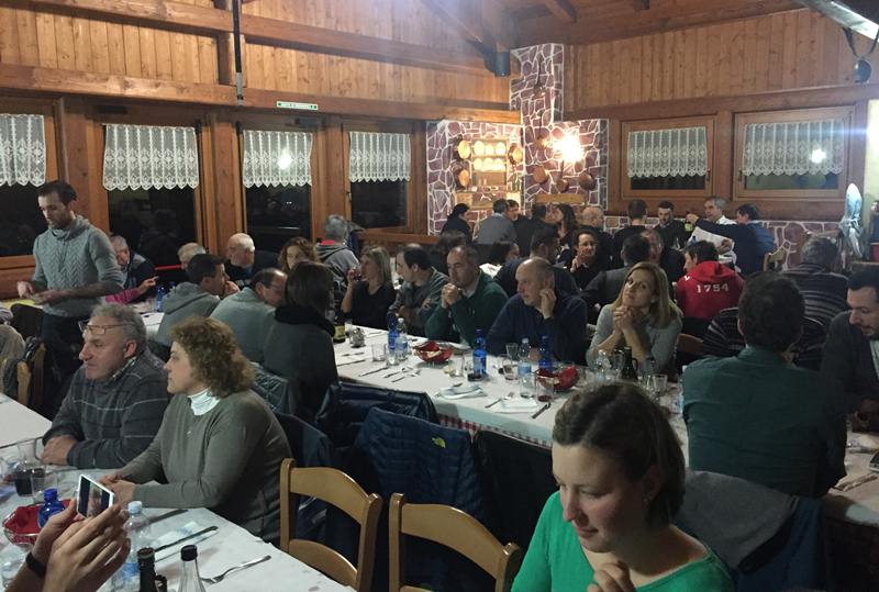 L Avis di Condino in assemblea a MAlga Caino positivo il bilancio 2015 e riconoscimenti per molti soci
