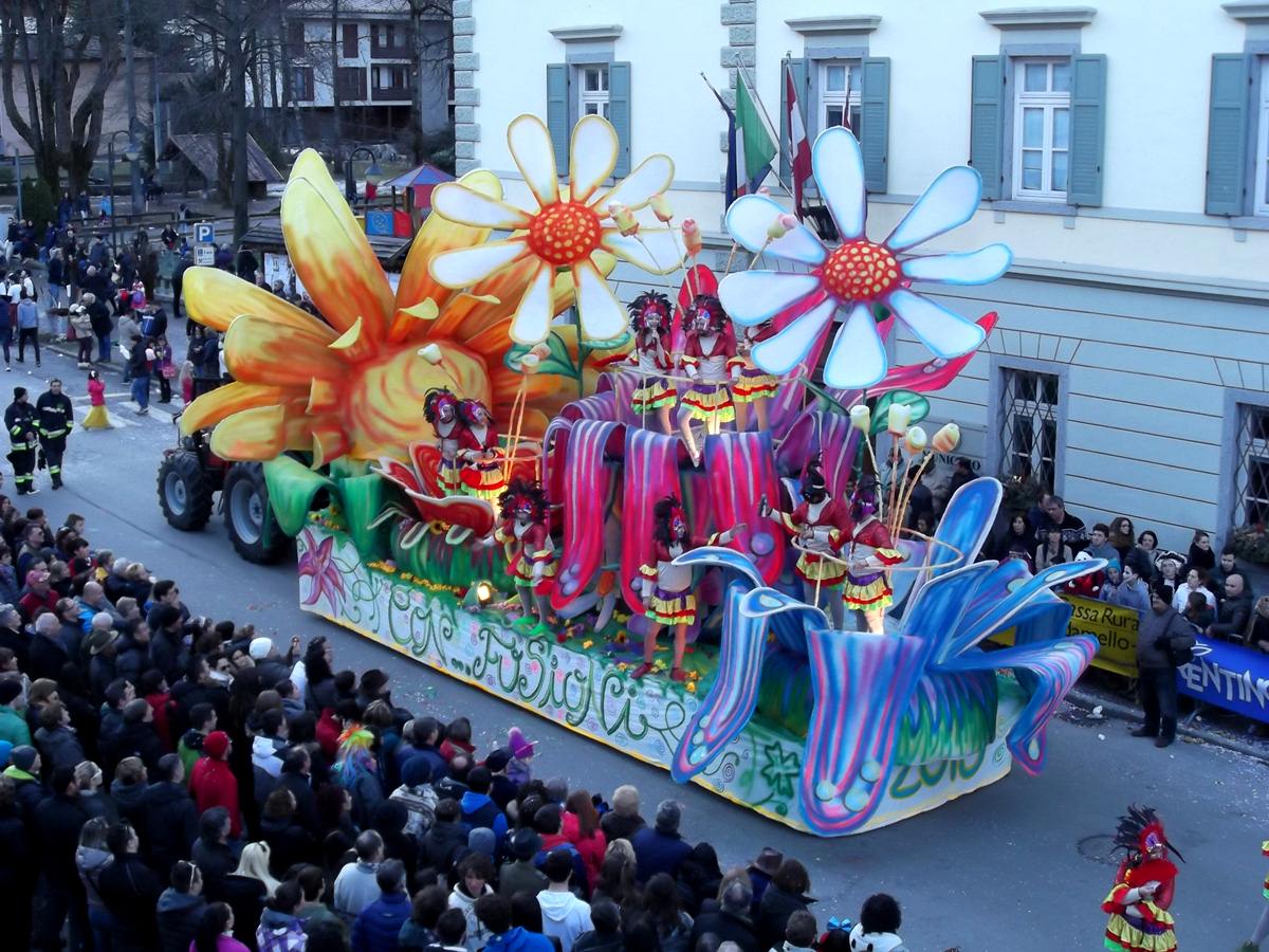 carro allegorico Gran Carnevale Giudicariese  -  tione di Trento