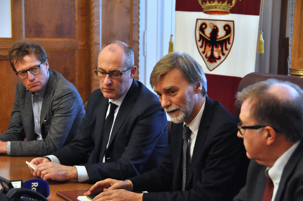 Vicepresidente-Olivi-governatore-Rossi-ministro-Delrio-assessore-Gilmozzi Provincia trento
