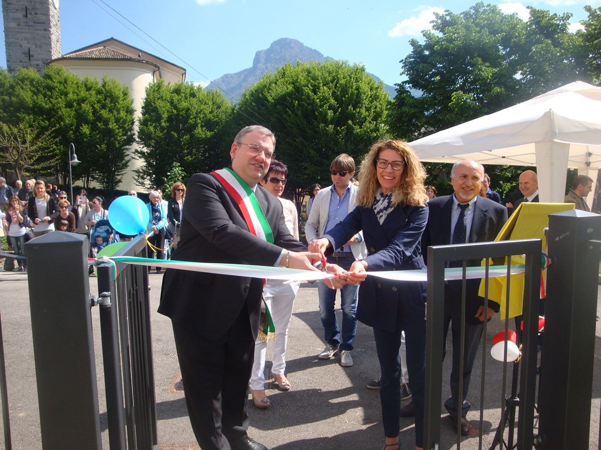 Darzo taglio del nastro asilo nido e scuola materna Luca Turinelli