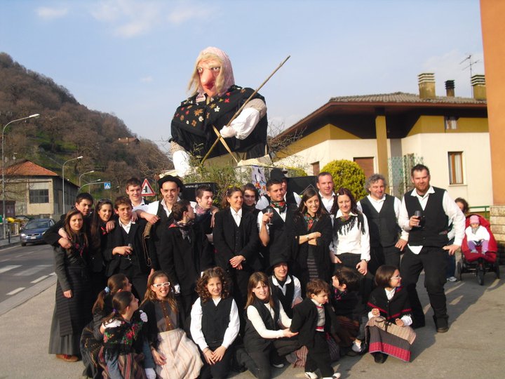 A Lodrone il rogo della Vecia