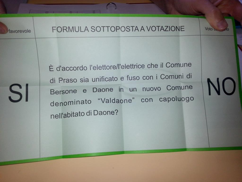 La scheda del referendum fusione comuni