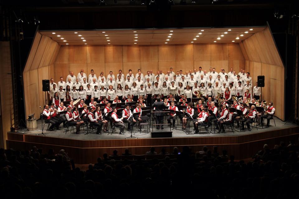 foto concerto santa chiara banda verdi condino