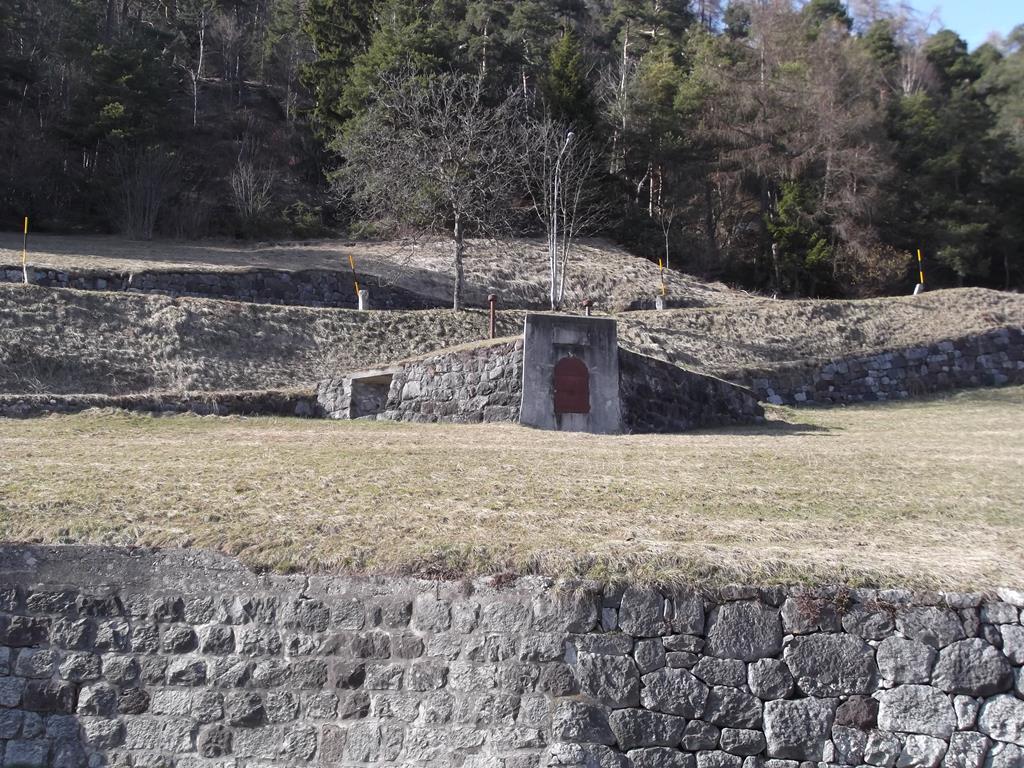 montagne vecchio serbatoio di larzana
