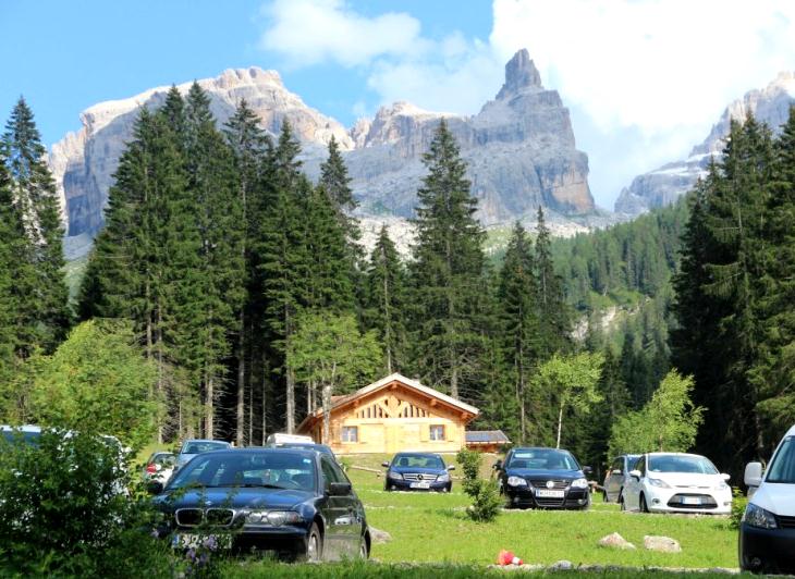 Vallesinella parcheggio Madonna di campiglio