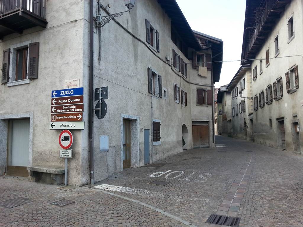 Bolbeno giudicarie centrali cebtro storico