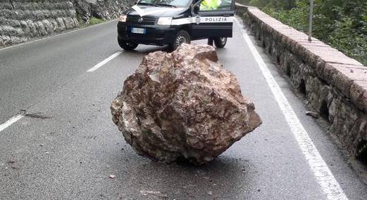 il masso caduto giudicarie