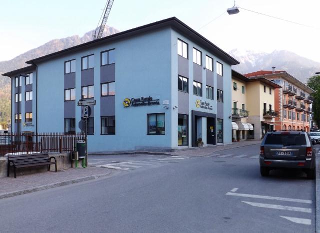 cassa rurale adamello Brenta sede di Tione