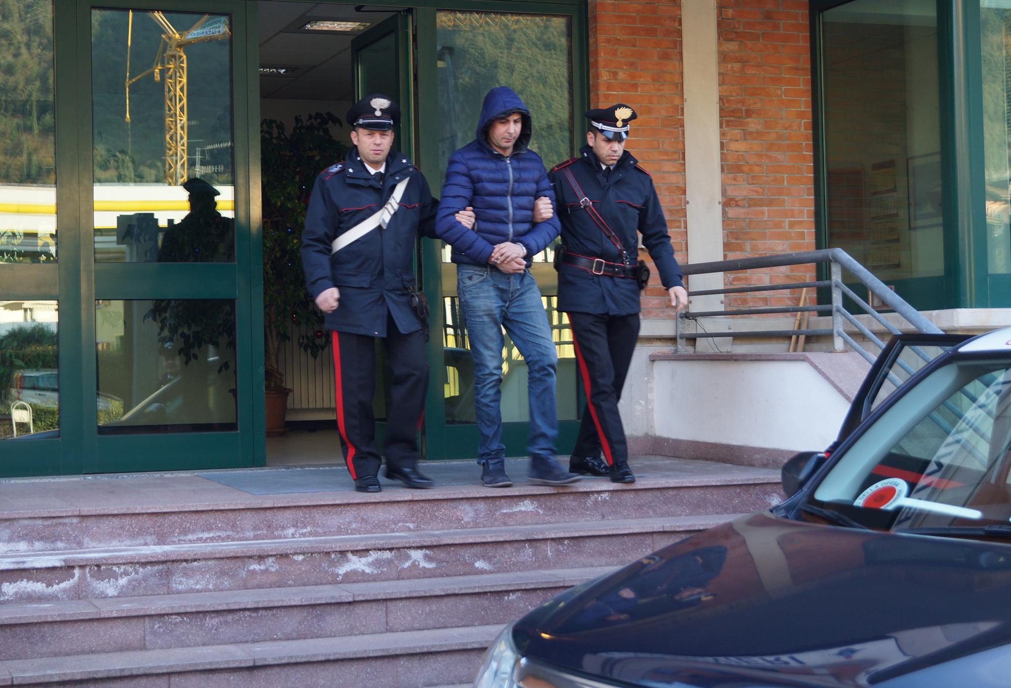 arrestato per detenzione ai fini di spaccio a Pieve di Bono