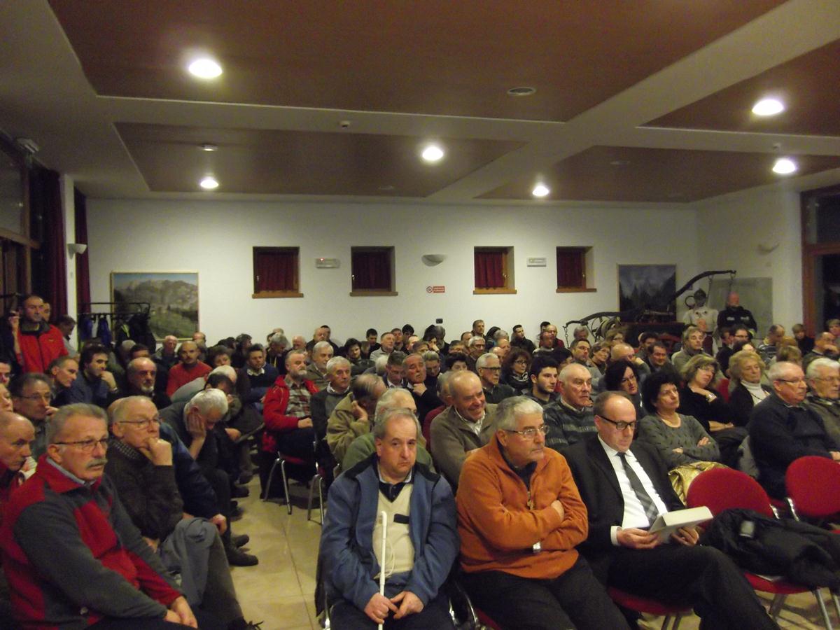 pubblico sala consiliare di ragoli  - fusione