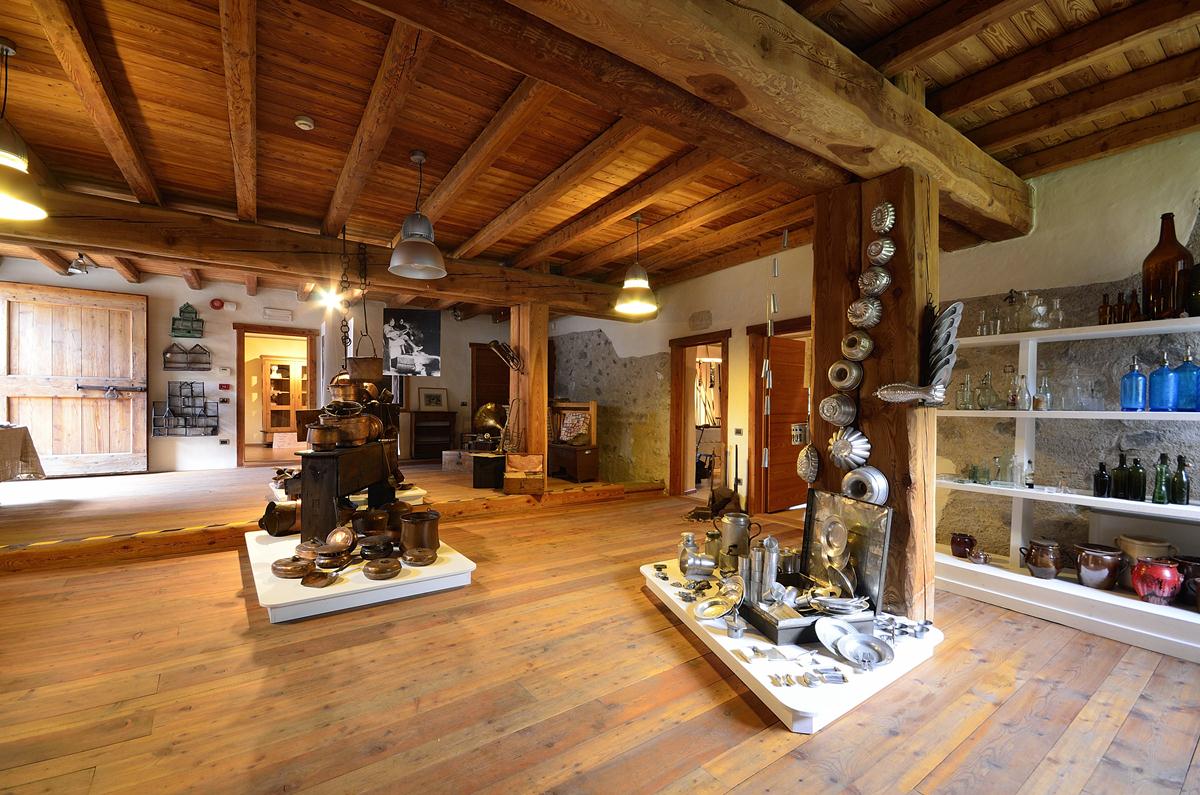 Darè Casa Cus Sala Grande val Rendena b