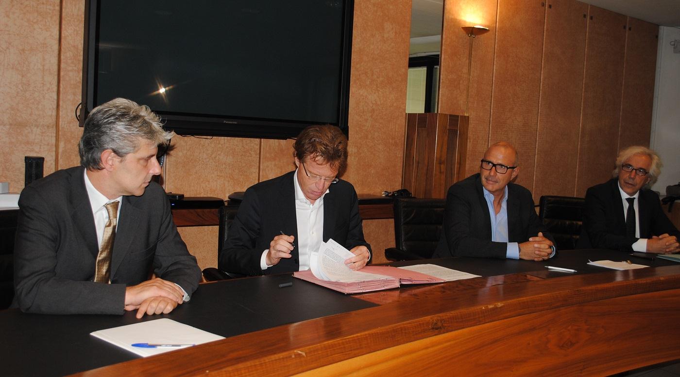 Waris firma dell'intesa