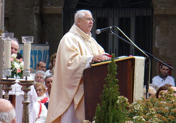 Arcivescovo Domenico Calcagno