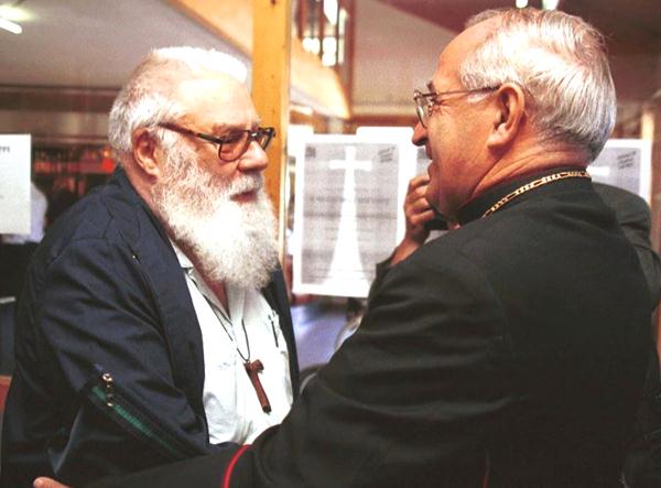 Don Dante Clauser con larcivescovo Bressan