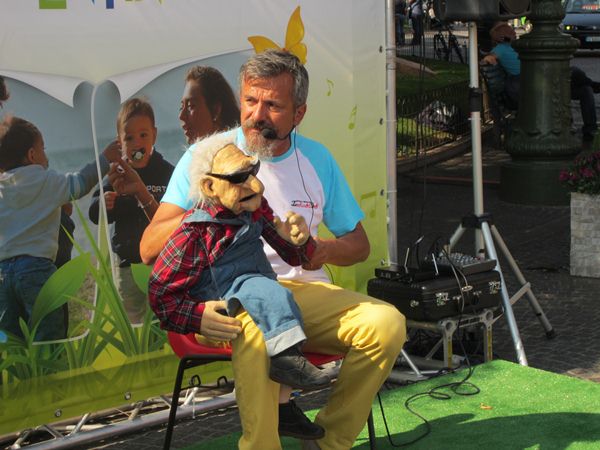 Il consorzio turistico Giudicarie centrali a Verona in piazza Brà per promuovere la vacanza per le famiglie2