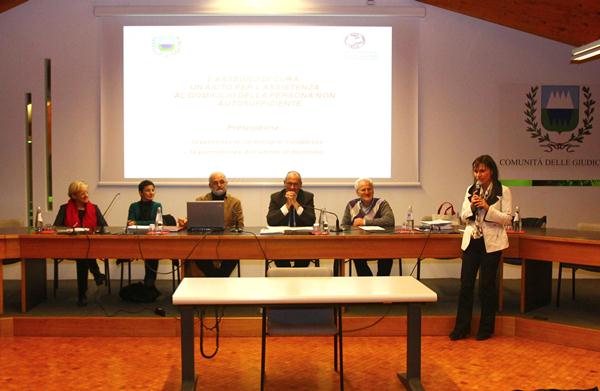Incontro assegno di cura - Casa della comunità delle giudicarie - Ugo Rossi Patrizia Ballardini Gigi Olivieri Guardini