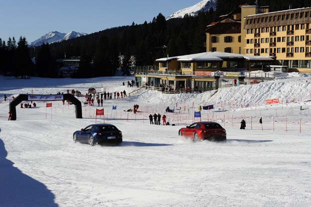 Lo slalom delle Ferrari a Madonna di Campiglio