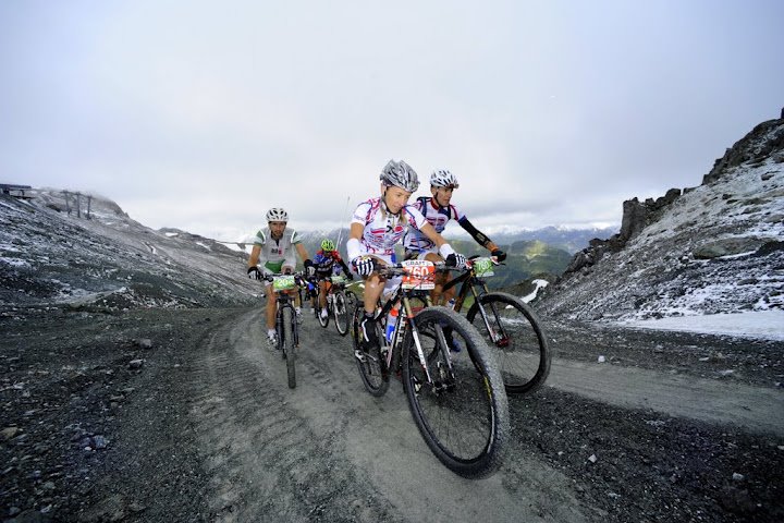 Lorenza Menapace in azione alla Transalp