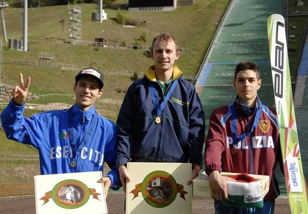 Nella foto il podio degli Assoluti Hs106 foto Elvis Piazzi