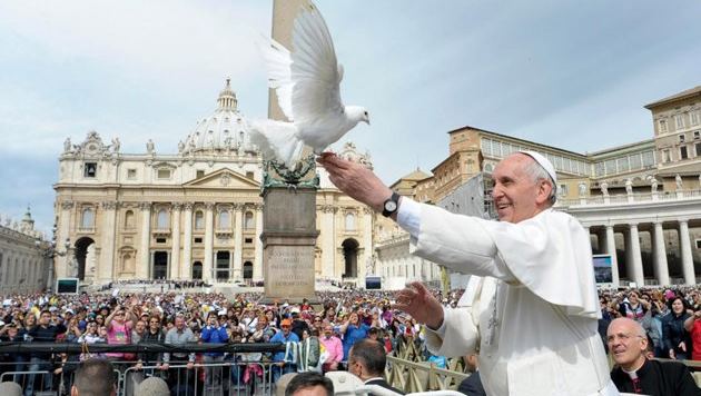 Papa Francesco: «Si alzi forte in tutta la terra il grido della pace!». Una veglia di preghiera e di digiuno in Piazza San Pietro per la pace in Siria