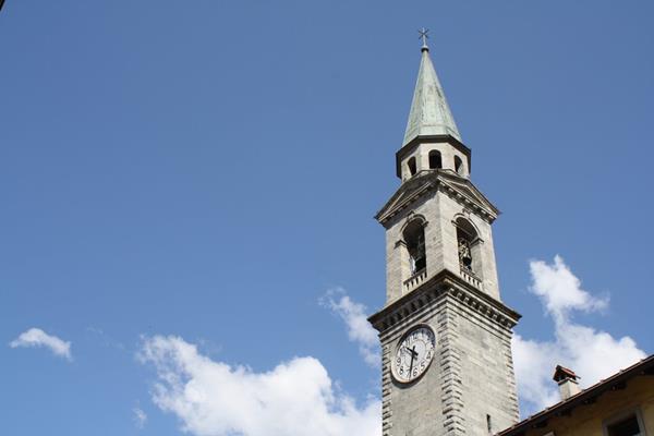 Pinzolo campanile chiesa di San Lorenzo