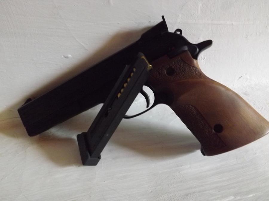 Polizia armata pistola