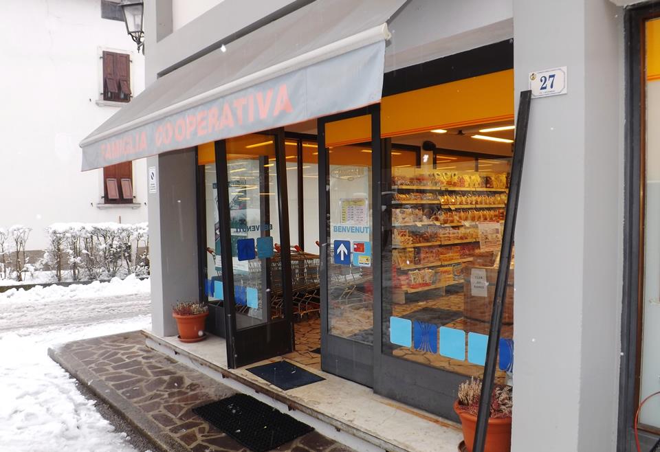 Saone supermercato - visitatata dai ladri la Famiglia cooperativa