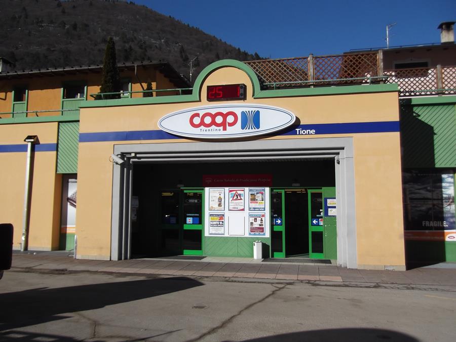 famiglia cooperativa giudicarie Coop Trentino a Tione di Trento