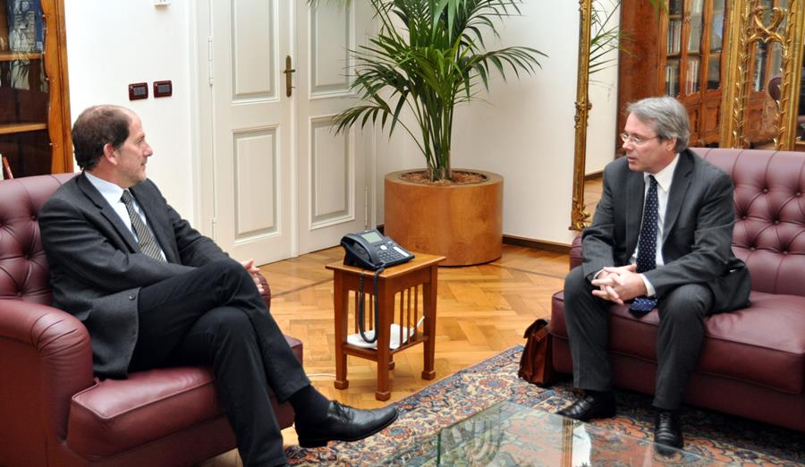 il presidente della Pat Alberto pacher e il console meyer