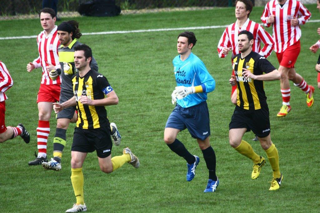 ingresso in campo di capitan Francescotti nella partita di andata contro lAppiano persa 1 a 0 ingresso in campo di capitan Francescotti nella partita di andata contro lAppiano persa 1 a 0