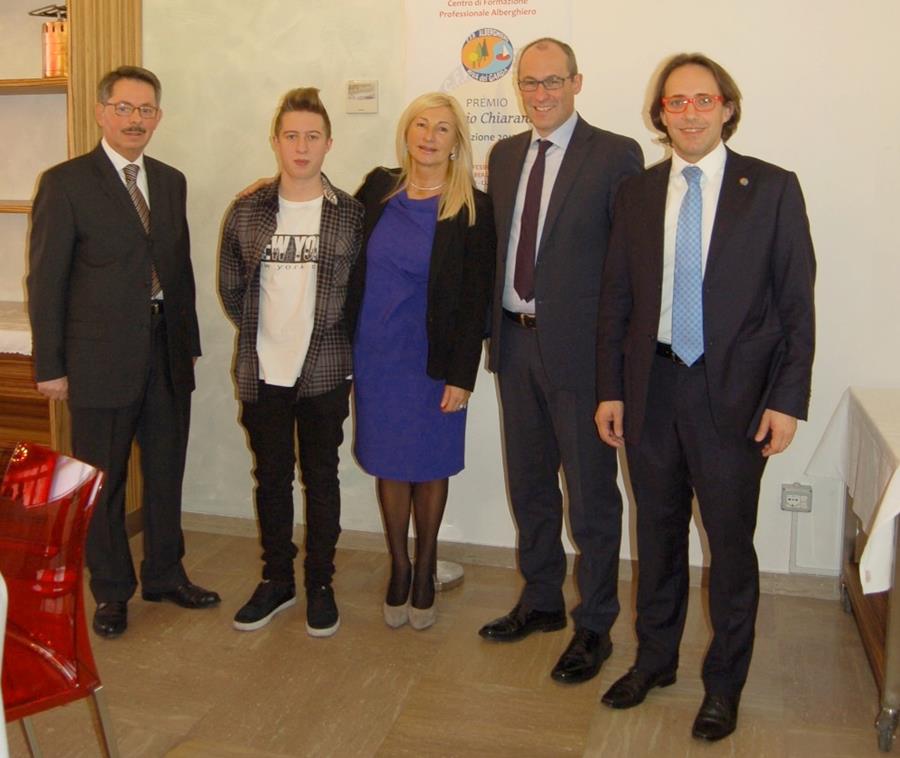 la premiazione di Emanuele Calabri alberghiero riva del garda
