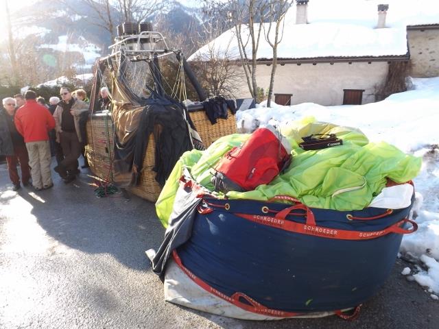 mongolfiera atterrata alle sole
