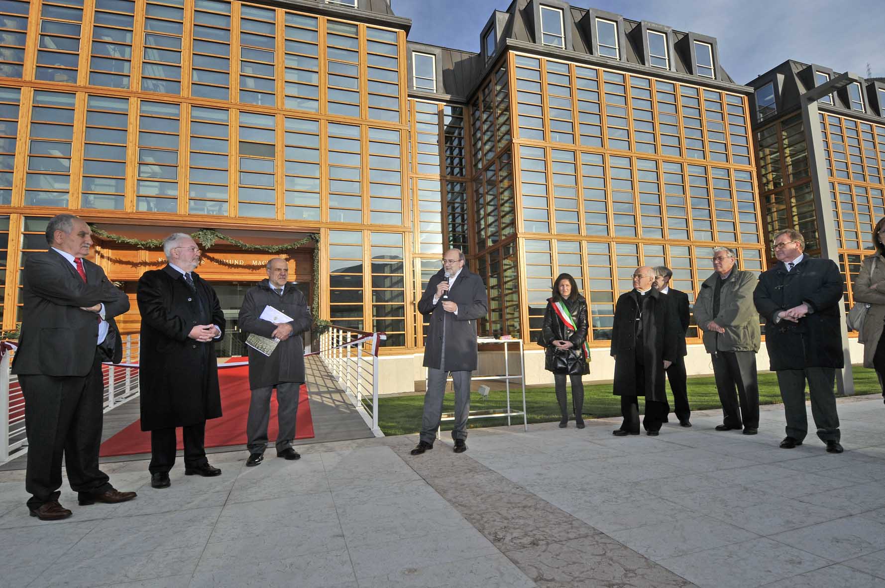 palazzo della ricerca San Michele Presidente della Fondazione Edmund Mach Francesco Salamini Lorenzo Dellai Clelia Sandri vescovo di Trento monsignor Luigi Bressan