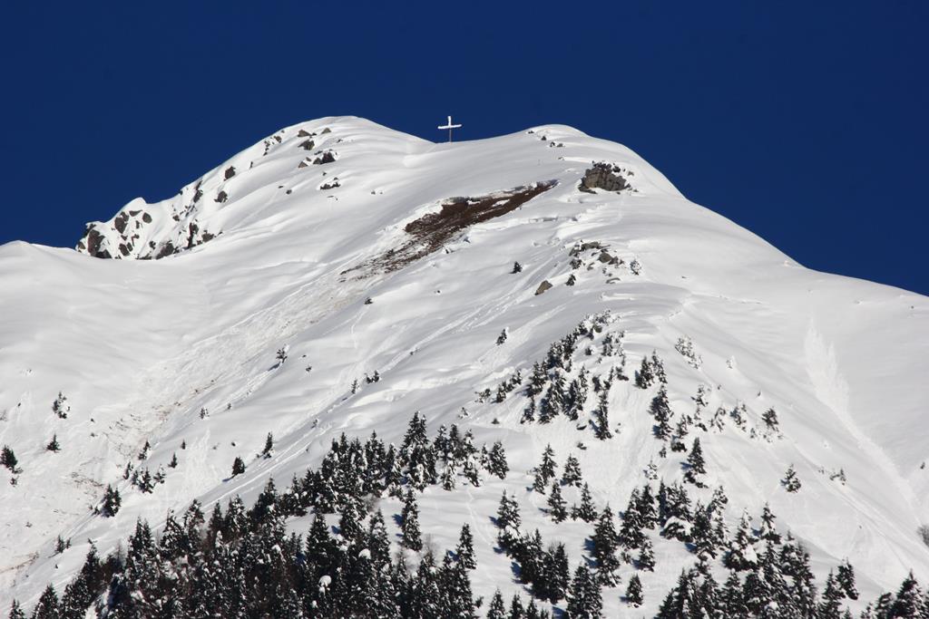 pericolo valanghe da marcato a forte Cima lancia Val Rendena 13 febbraio 2014 foto m. Ciaghi