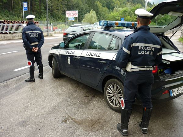 polizia locale armata