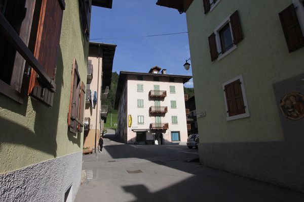 Pinzolo, 2 milioni di euro per Ruina. Serviranno per sistemare l'acquedotto, l'illuminazione, la pavimentazione e per i cavidotti per le fibre ottiche 